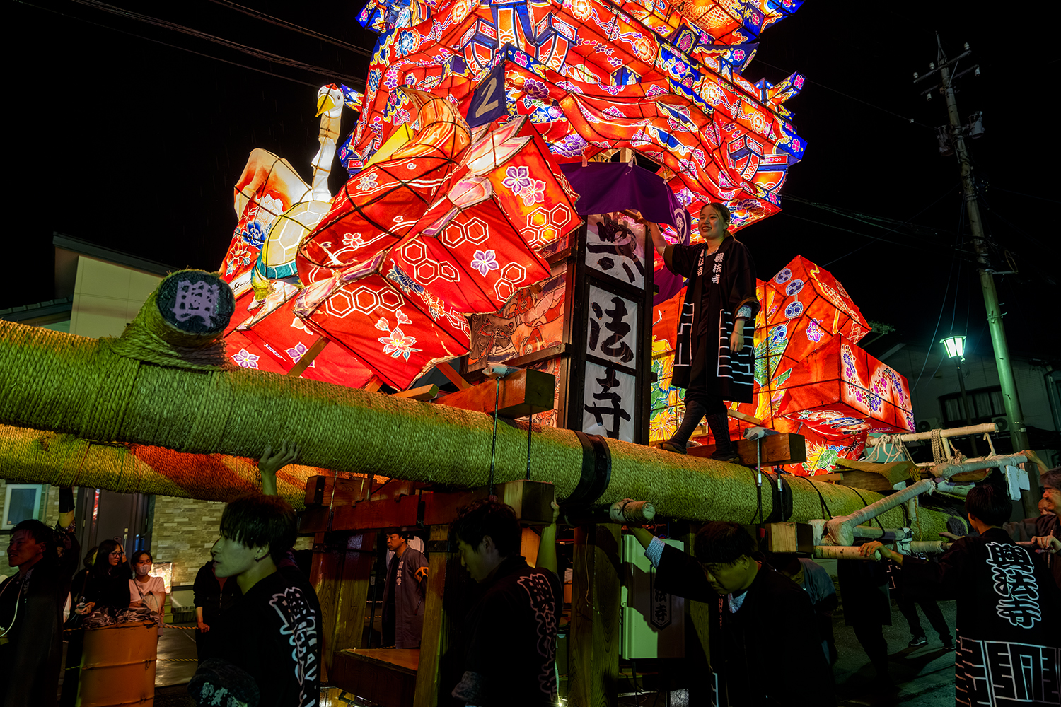 富山の初夏の夜を彩る夜高祭〜津沢夜高あんどん祭〜 | 北陸物語